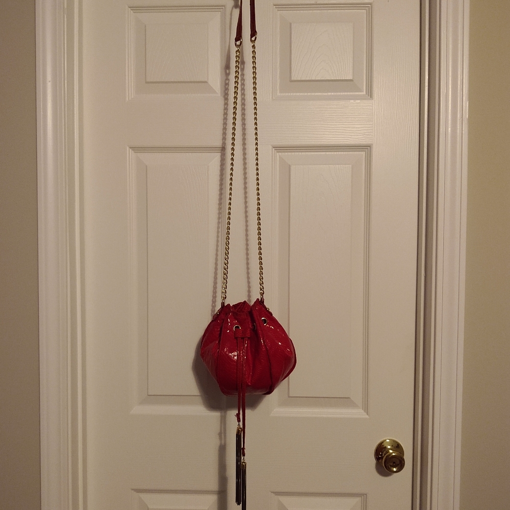Cache Crossbody - Picture 2 of 8